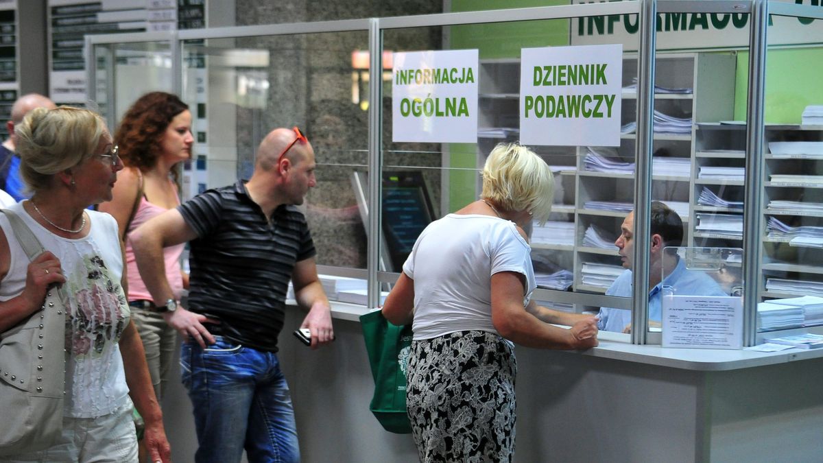 Zak�ad Ubezpiecze� Spo�ecznych
Szczecin, 28.08.2014. Zak�ad Ubezpiecze� Spo�ecznych w Szczecinie. mb/obm
PAP/Marcin Bielecki
Marcin Bielecki
biuro, emeryt, emerytura, gmach, OFE, renta, siedziba, sk�adki, Spo�ecznych, ubezpieczenia, Ubezpiecze�, Zak�ad, zus