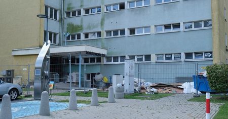 Kradzież w akademiku Politechniki Lubelskiej. Zniknęły drzwi, kaloryfery, toalety, a nawet przewody elektryczne