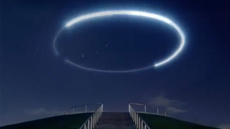 Dron i światła LED - hipnotyzujący film londyńskiego artysty 1