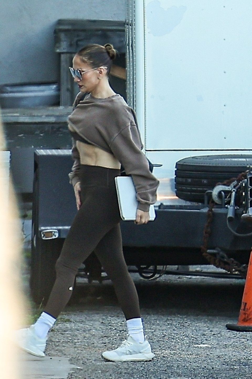 Jennifer Lopez chwali się mięśniami brzucha