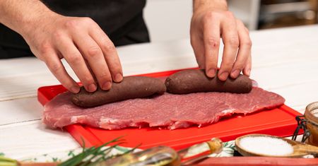 Wieprzowina faszerowana rarytasem z grilla. Obiad na miarę Masterchefa zaskoczył rodzinę