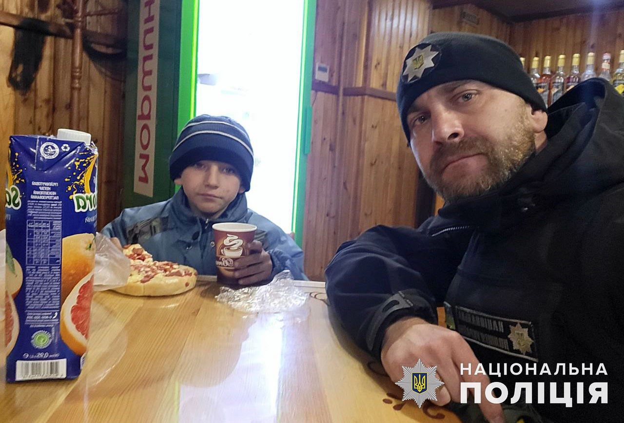 Ukraińska policja uratowała ośmioletniego chłopca. Jego rodzice zginęli od rosyjskiego pocisku