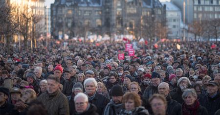 Trump szantażuje cłami za Grenlandię – tysiące Europejczyków wychodzą na ulice w obronie wyspy