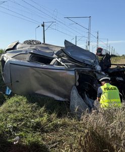 Policjant wjechał na przejazd kolejowy. Zmarł po zderzeniu z pociągiem