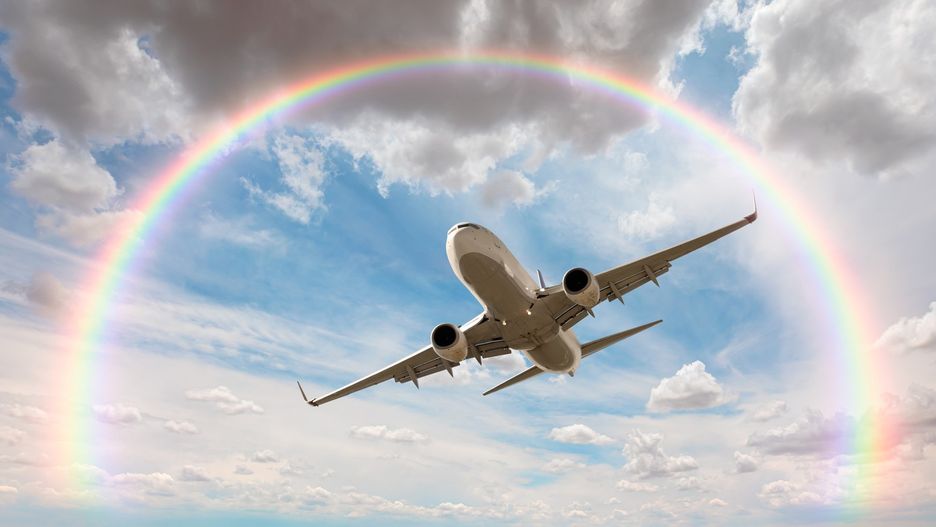 6 tras lotniczych, na których masz największą szansę zobaczyć tęczę z powietrza