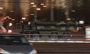 Suną przez Moskwę. Mają jeden cel