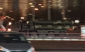 Suną przez Moskwę. Mają jeden cel