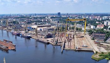 Wypadek w stoczni. Spadł z sześciu metrów