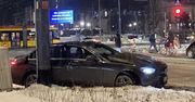Warszawa: W trakcie pościgu staranował radiowóz i rozbił się na słupie