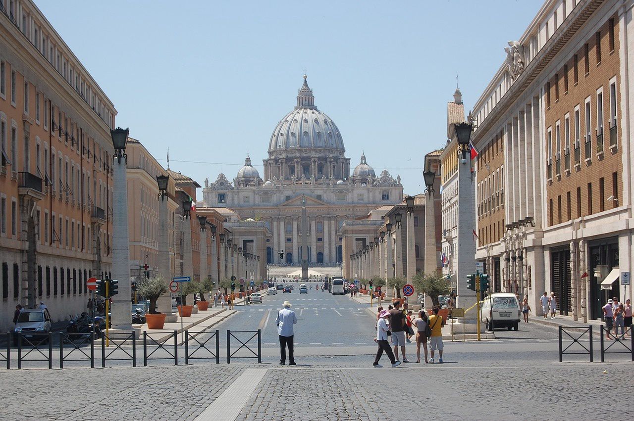 Vatican enforces strict dress code at St. Peter's factory