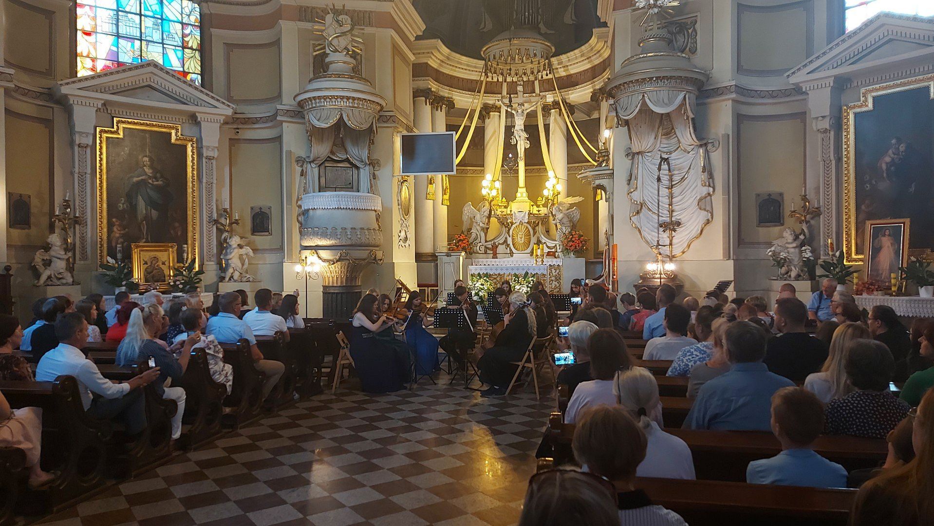 Koncert &#34;W barokowym stylu&#34; zakończył XXIV Festiwal Muzyki Kameralnej i Organowej w Skierniewicach