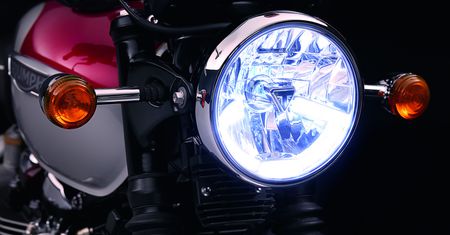 Wspólny motocykl marek Triumph i Bajaj opoźniony. Winna pandemia koronawirusa