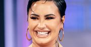 Demi Lovato obściskuje się z ukochanym i PRĘŻY SIĘ w bikini nad basenem (FOTO)