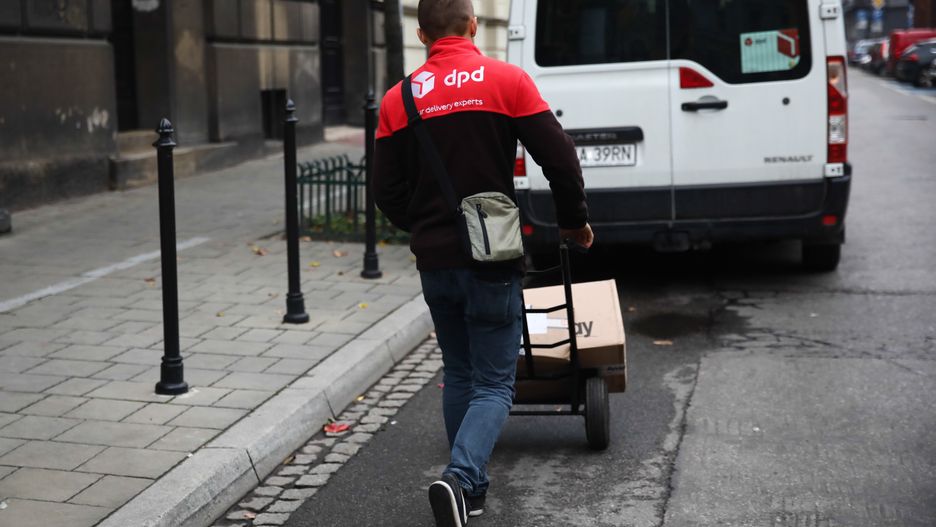 Kurier DPD zgubił paczkę. Podrobił podpis klienta na potwierdzeniu odbioru.