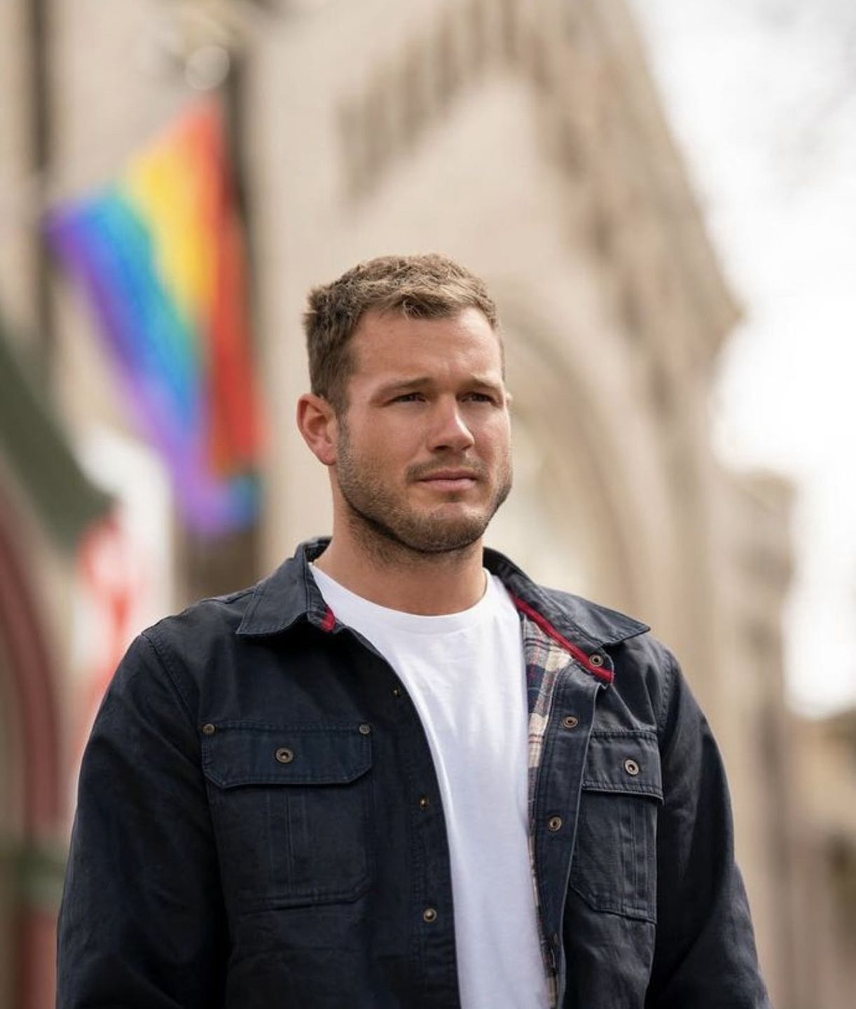 Colton Underwood, który ma zakaz zbliżania się do byłej dziewczyny, CHWALI SIĘ NOWYM CHŁOPAKIEM!
