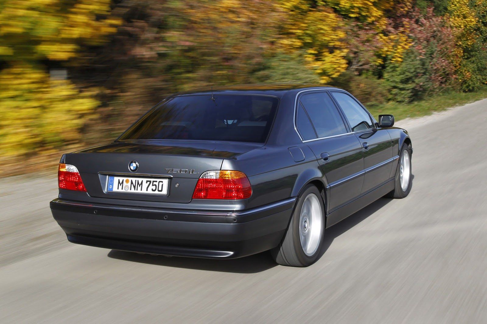 BMW Serii 7 V12