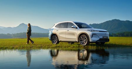 Geely Starray EM-i – łatwość tankowania, przyjemność jazdy na prądzie