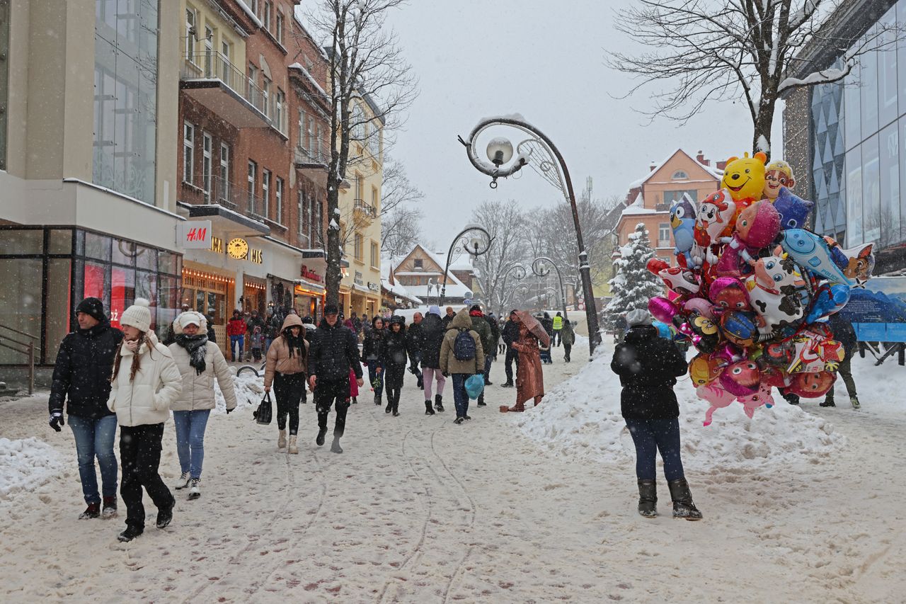 Zakopane ma problem ze śniegiem. Turyści mogą się naciąć