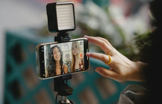 TikTok na wakacje. Radzimy jak skorzystać z trendów