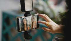 TikTok na wakacje. Radzimy jak skorzystać z trendów