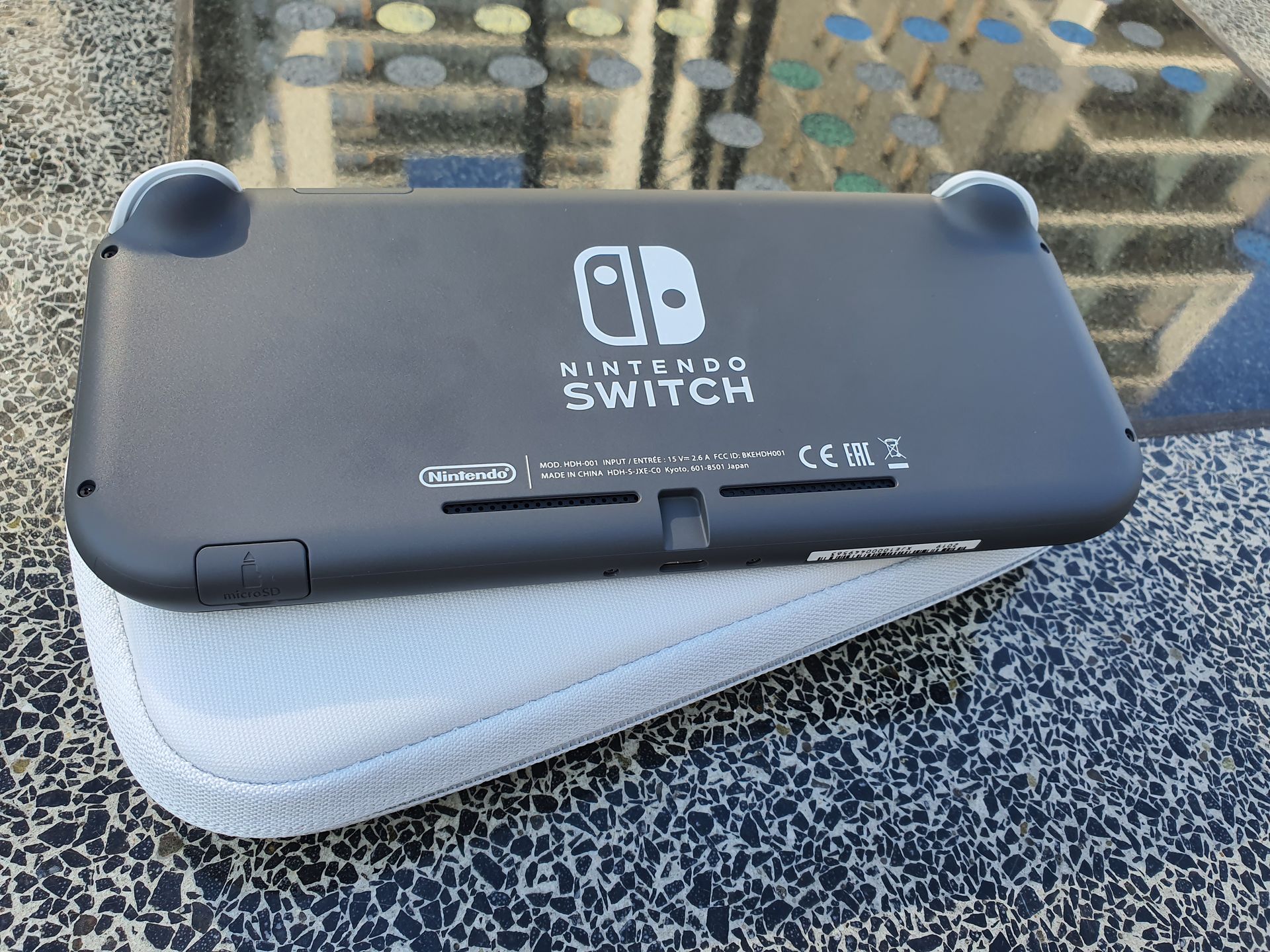 Nintendo Switch Lite – test. Żywy dowód na to, że smartfony nie zabiły konsol przenośnych 3