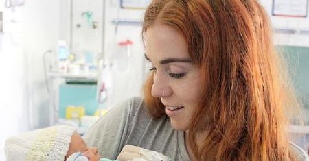 Kobieta twierdzi, że zaszła w ciążę przez herbatkowy detoks