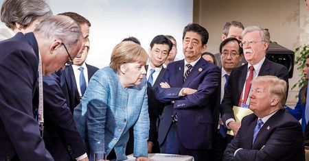 Angela Merkel i Donald Trump - jedna scena, wiele spojrzeń fotografów