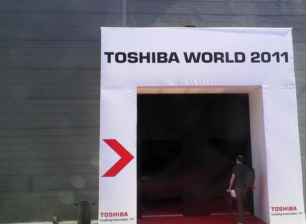 Toshiba World 2011 - odpowiadam na pytania i oceniam