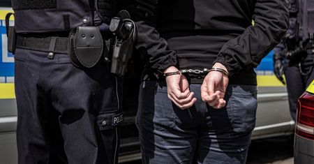 Szajka okradła seniorów na ponad 1,5 mln zł. Policja schwytała 11 osób