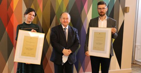 Redaktor naczelny money.pl Sebastian Ogórek otrzymał Nagrodę dziennikarską im. M. Krzaka