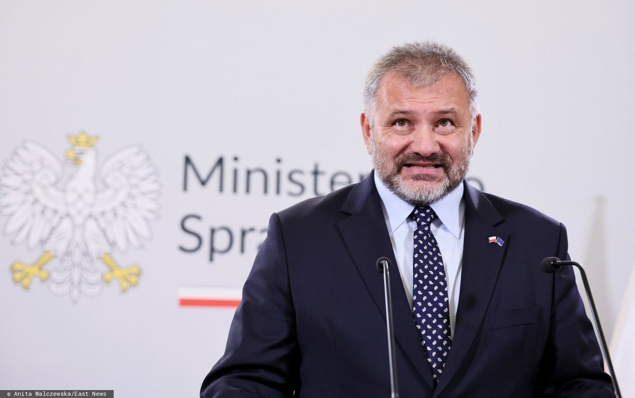 "Błyskawiczna decyzja". Minister: będą podwyżki