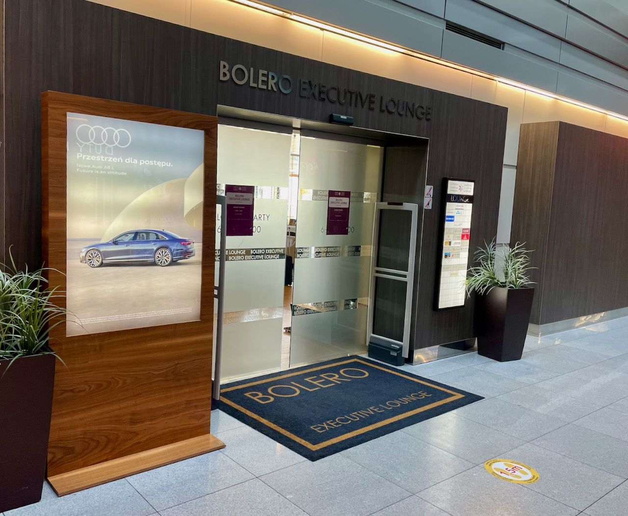 Salonik Bolero Executive Lounge