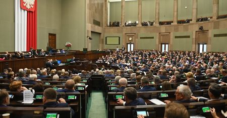 W Sejmie pracują nad podwyżkami… dla siebie?