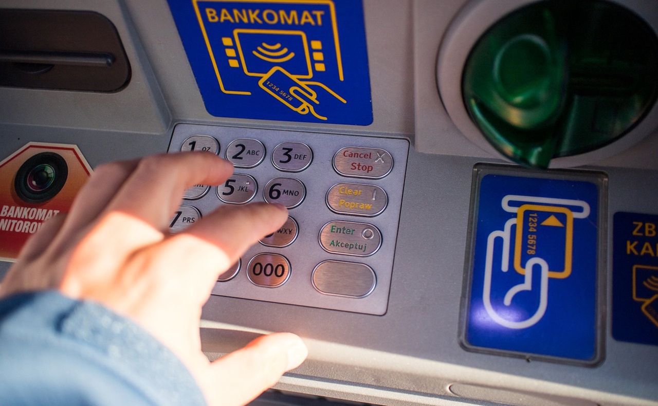 Nowa funkcja bankomatów. Farbowanie banknotów już od września
