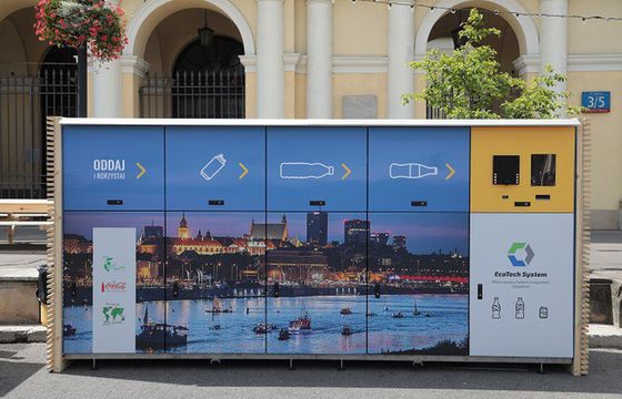 Dzięki recyklomatom w Warszawie odzyskano 115 tysięcy sztuk odpadów