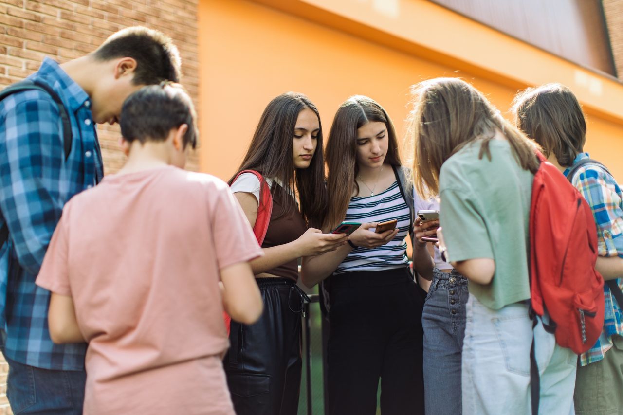 Będzie zakaz smartfonów w szkole? Ustawa ma ogromne poparcie