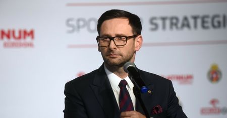 Ile będzie kosztowała benzyna 95 w Wigilię? Obajtek odpowiedział