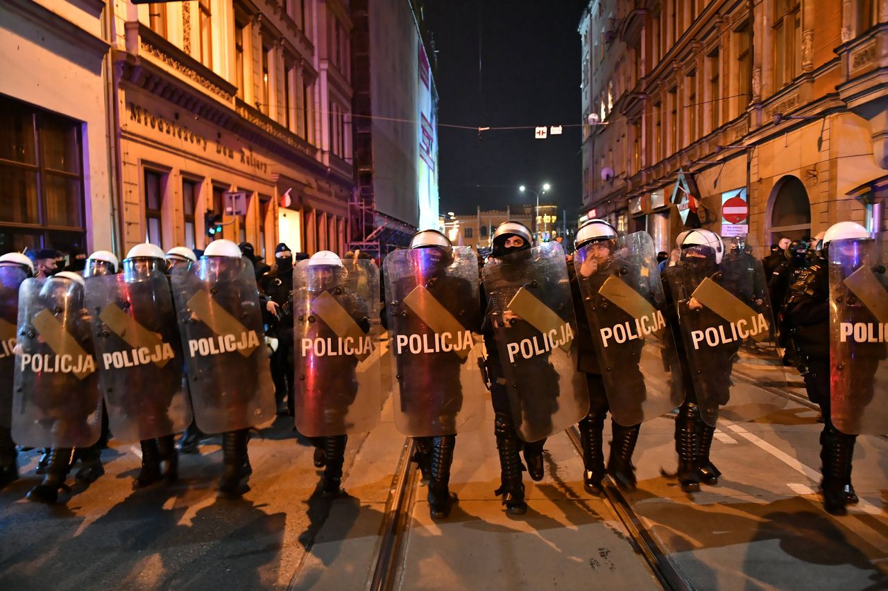 Jedna osoba zatrzymana po marszu we Wrocławiu. Policja: było bezpiecznie
