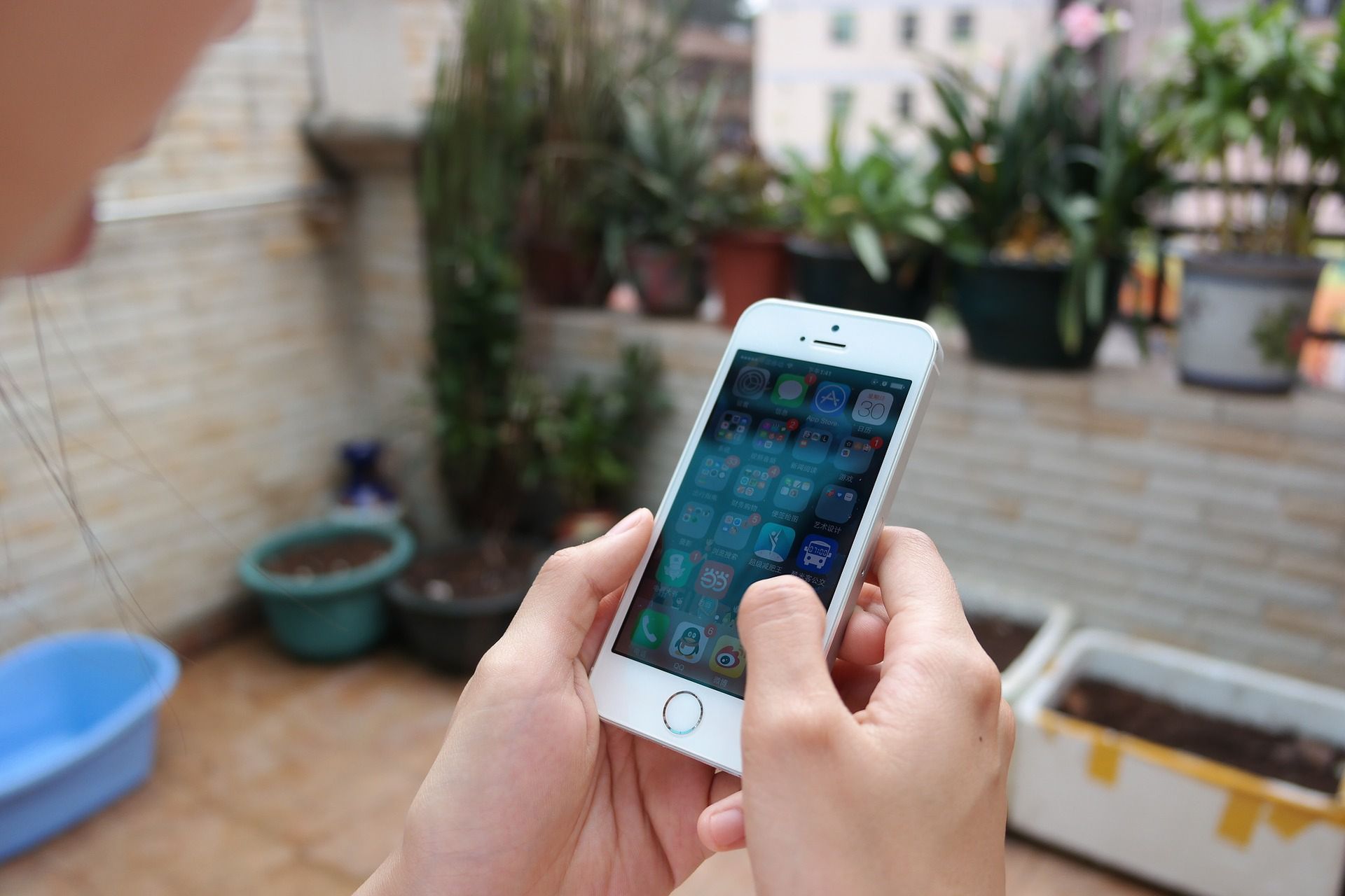Jak to jest z tym spowalnianiem starszych iPhone'ów przez Apple'a? [AKTUALIZACJA] 1