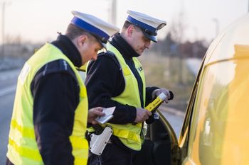 Wysokie kary za brak obowiązkowej polisy OC. Trwają kontrole kierowców