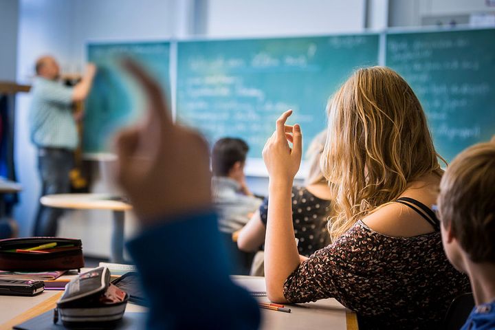 Nie wszyscy nauczyciele respektują zakaz prac domowych? "Żeby się nie rozleniwili"