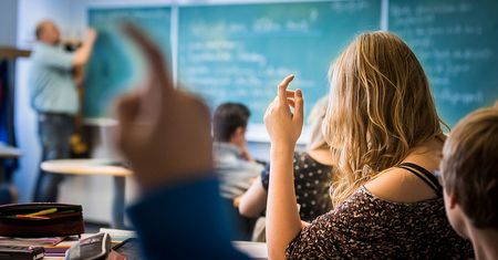 Nie wszyscy nauczyciele respektują zakaz prac domowych? "Żeby się nie rozleniwili"