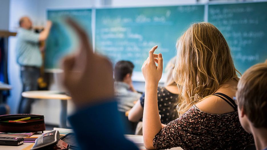 Nie wszyscy nauczyciele respektują zakaz prac domowych? "Żeby się nie rozleniwili"