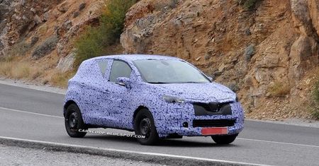 Drogowe testy Renault Captur - mały crossover za rok w salonach?