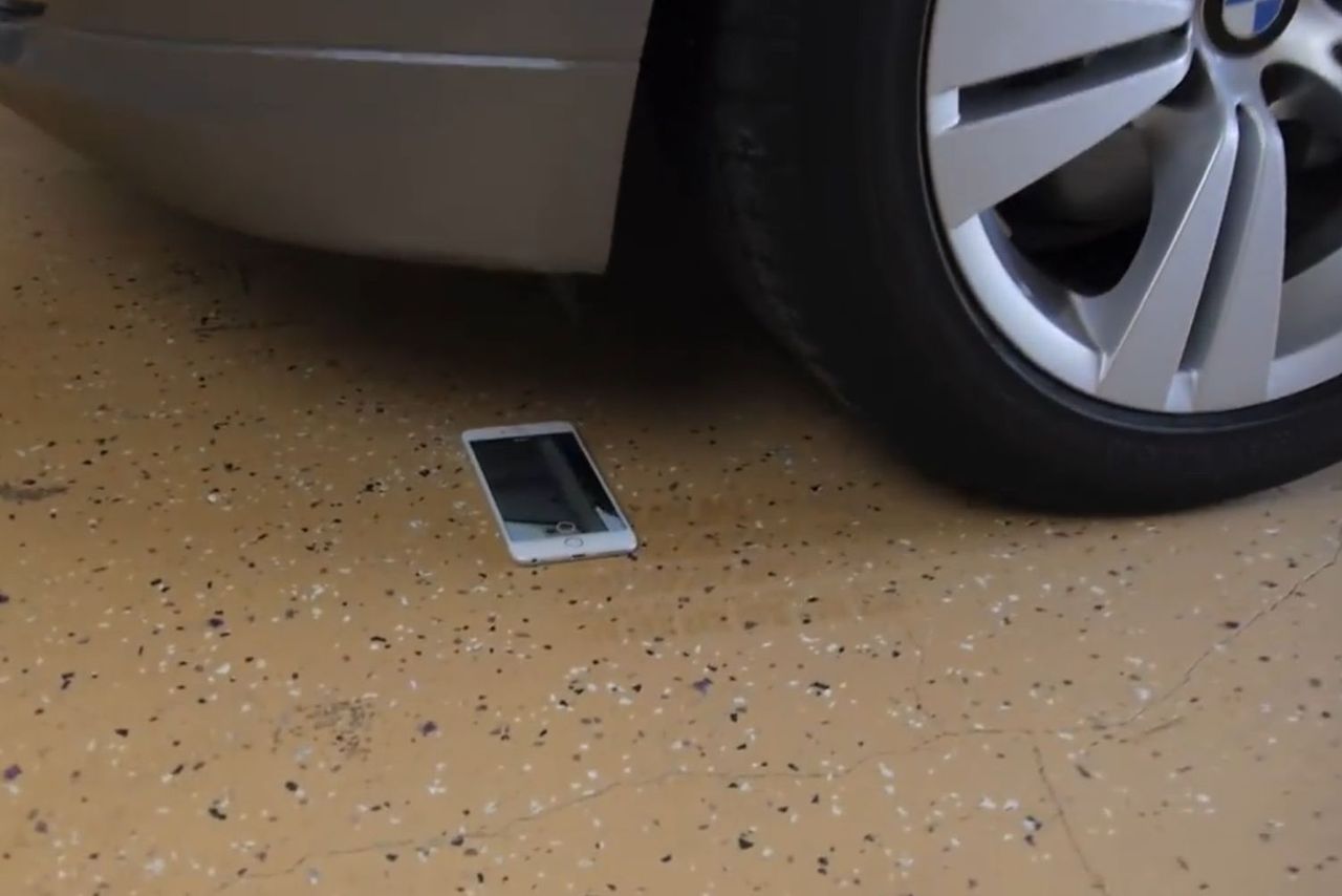 BMW kontra iPhone 6 Plus [wideo]