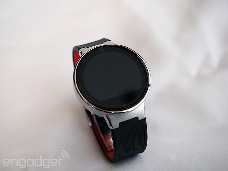 W skrócie: Xperia Z4, niedrogi zegarek Alcatela z okrągłym ekranem i LG G Watch R na wideo 3