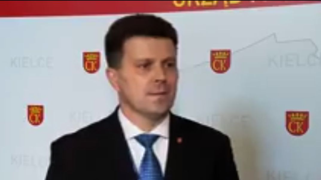 Nagranie z urzędnikiem z Kielc hitem sieci