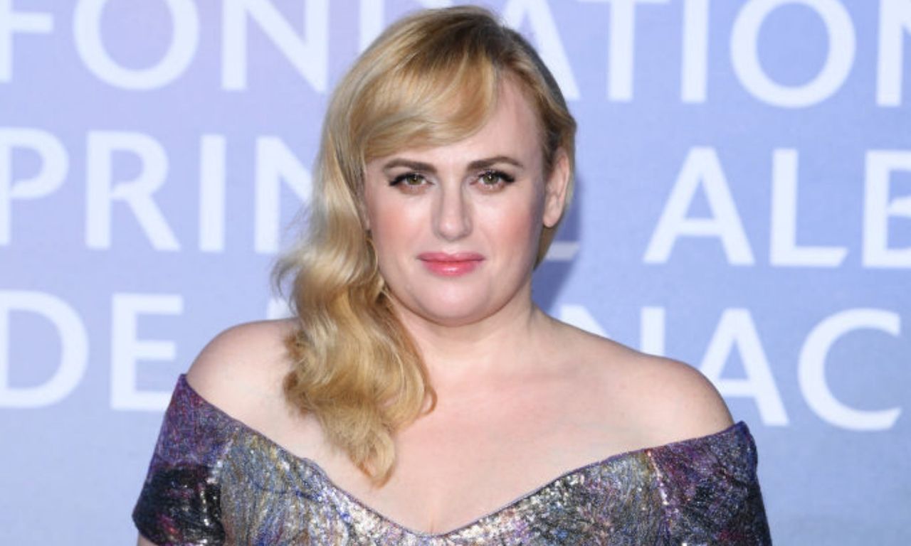 Rebel Wilson motywuje fanów do działania.