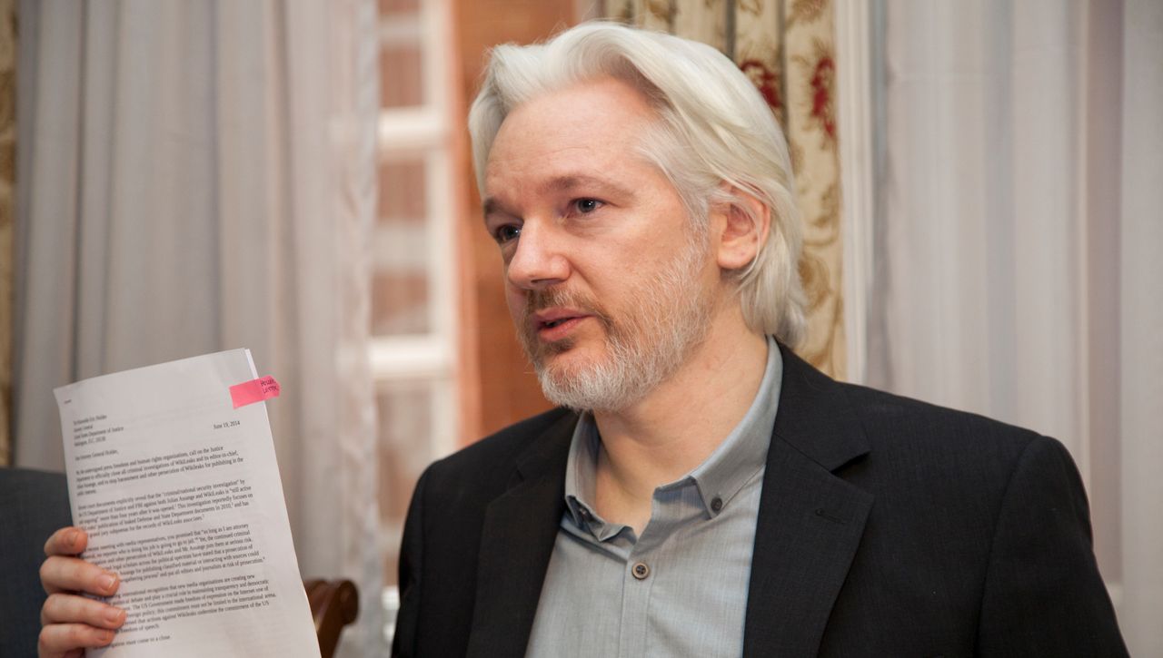 Julian Assange w roku 2014, fot. MSZ Ekwadoru na licencji CC BY-SA 2.0