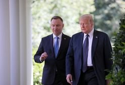 USA dołączyły do Polski. Lista demokracji, które się uwsteczniają